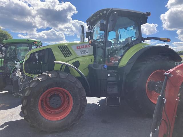 Image of CLAAS Axion 860 equipment image 4