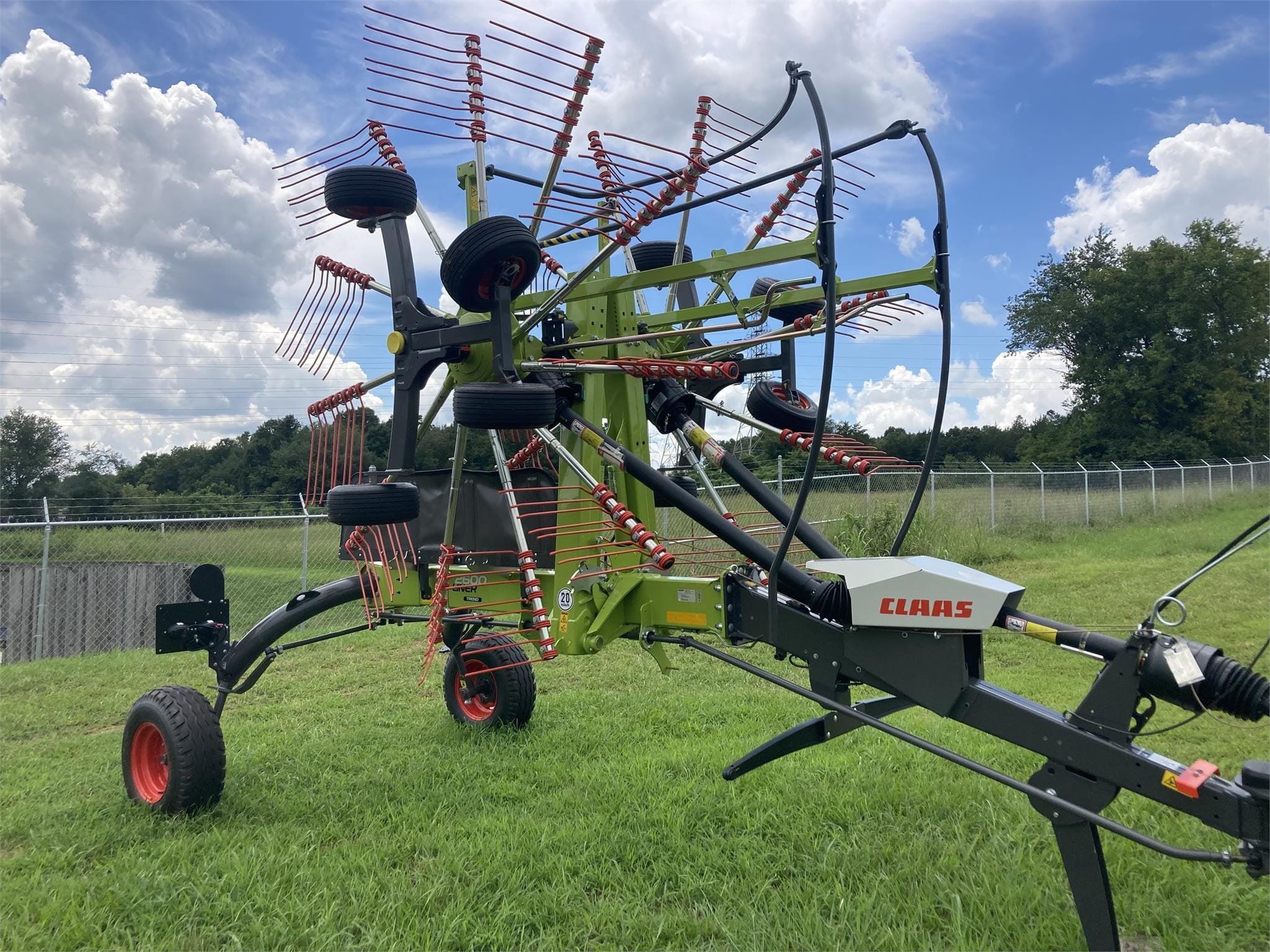 2025 CLAAS Liner 2600 Equipment Image0