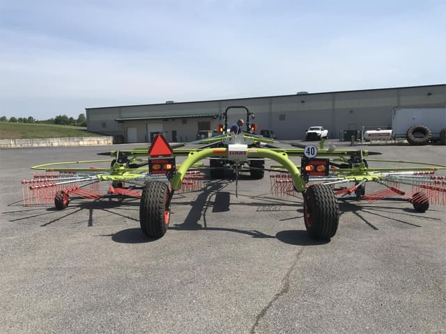 Image of CLAAS Liner 2900 equipment image 3