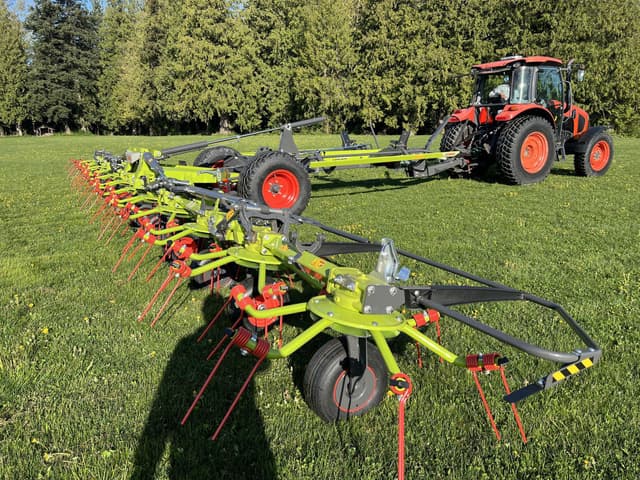 Image of CLAAS Volto 1300T equipment image 3
