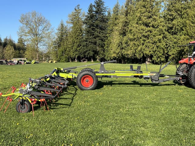 Image of CLAAS Volto 1300T equipment image 4