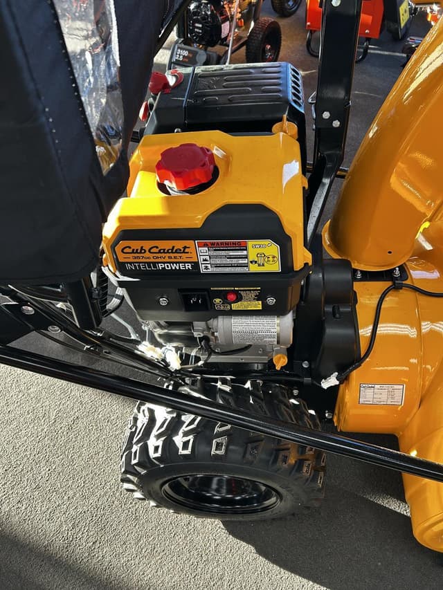 Image of Cub Cadet 2X30 equipment image 4