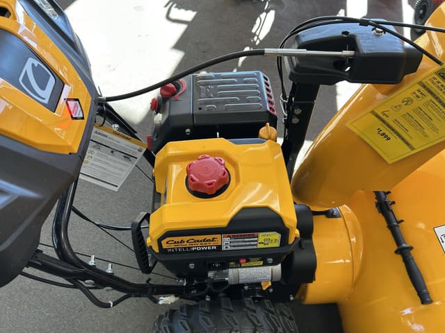 Image of Cub Cadet 3X28 equipment image 3