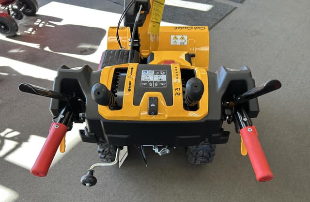 Image of Cub Cadet 3X28 equipment image 2