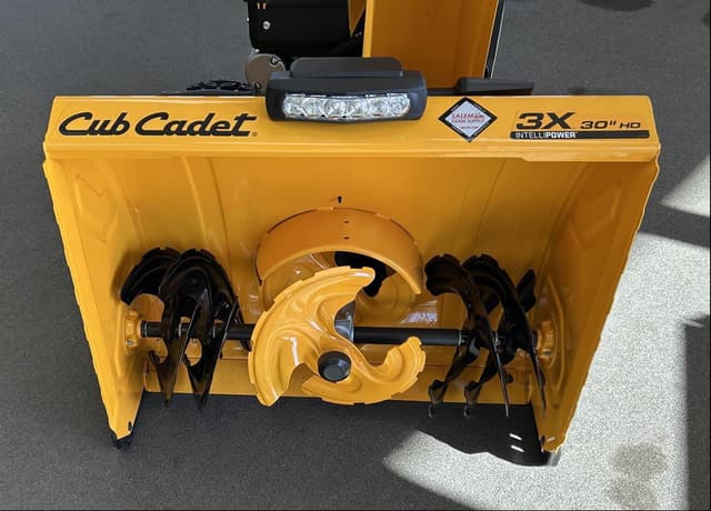 Image of Cub Cadet 3X30 equipment image 4
