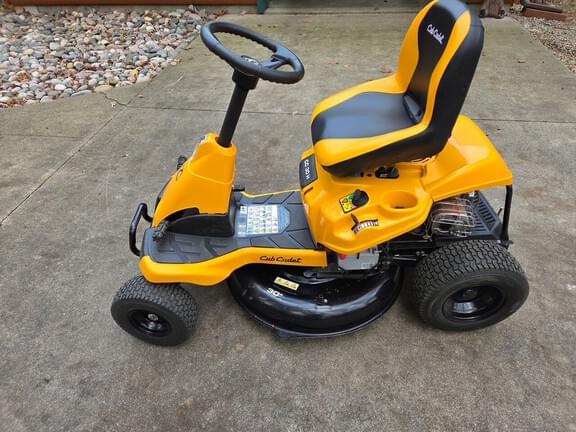 Image of Cub Cadet CC30H equipment image 3