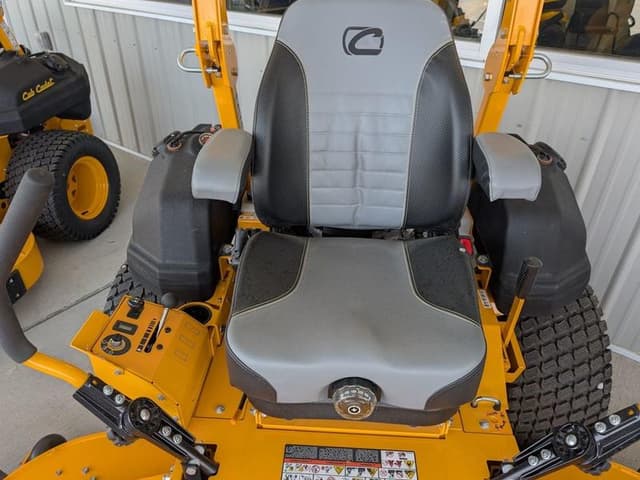 Image of Cub Cadet Pro Z 772L equipment image 4