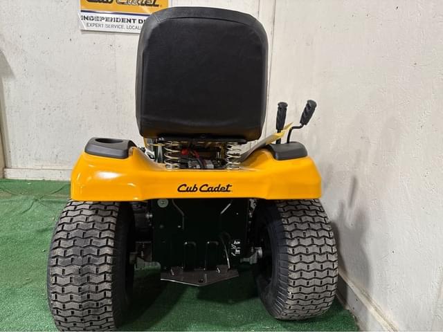 Image of Cub Cadet XT1 LT42 equipment image 3