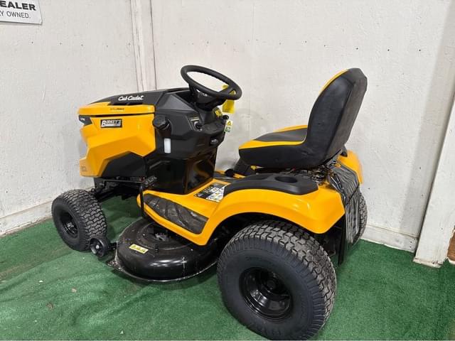 Image of Cub Cadet XT1 LT42 equipment image 2