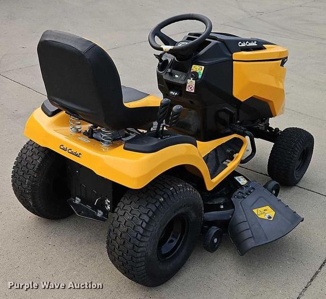 Image of Cub Cadet XT1 LT46 equipment image 4