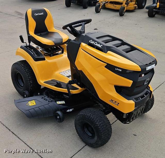 Image of Cub Cadet XT1 LT46 equipment image 2