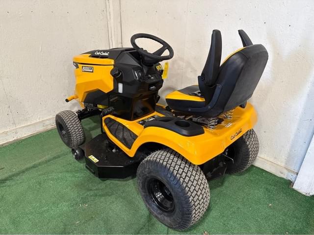 Image of Cub Cadet XT2 LX42 equipment image 4