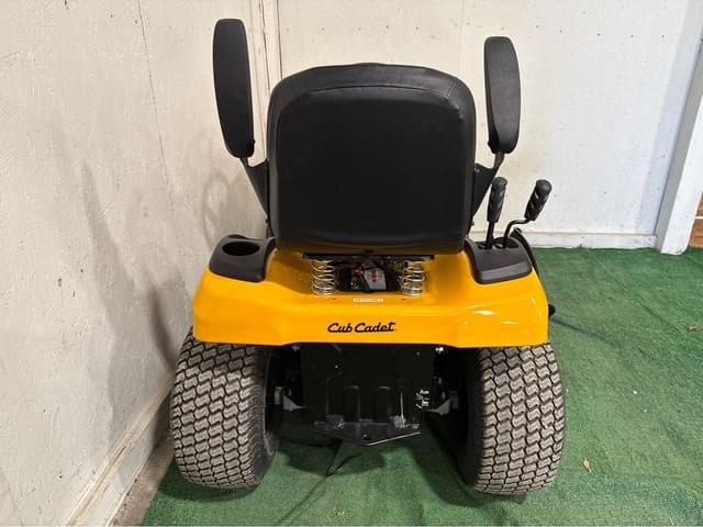 Image of Cub Cadet XT2 LX42 equipment image 3