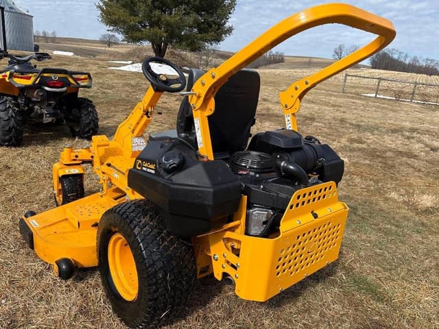 Image of Cub Cadet PRO Z900 equipment image 1