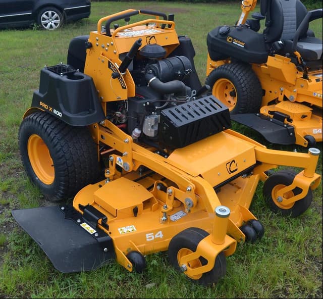 Image of Cub Cadet PRO X600 equipment image 1