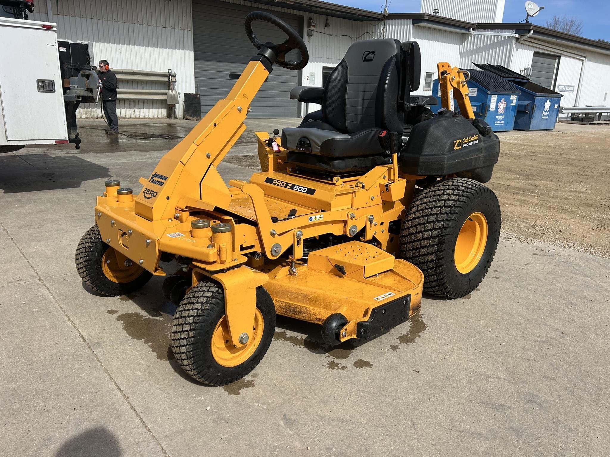2025 Cub Cadet Pro Z 960S Equipment Image0