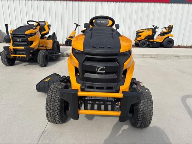 Image of Cub Cadet XT2 SLX50 equipment image 1