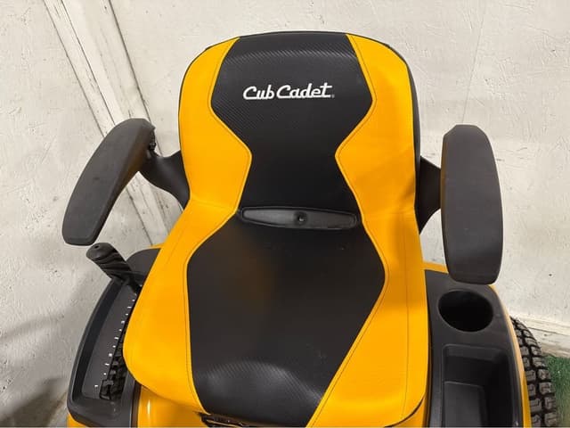 Image of Cub Cadet XT2 SLX54 equipment image 2