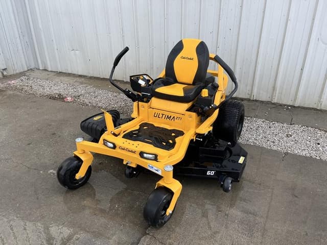 Image of Cub Cadet Ultima ZT1 equipment image 3