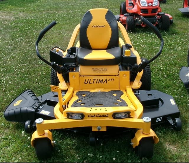 Image of Cub Cadet Ultima ZT1 equipment image 3