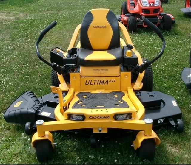 Image of Cub Cadet Ultima ZT1 equipment image 3