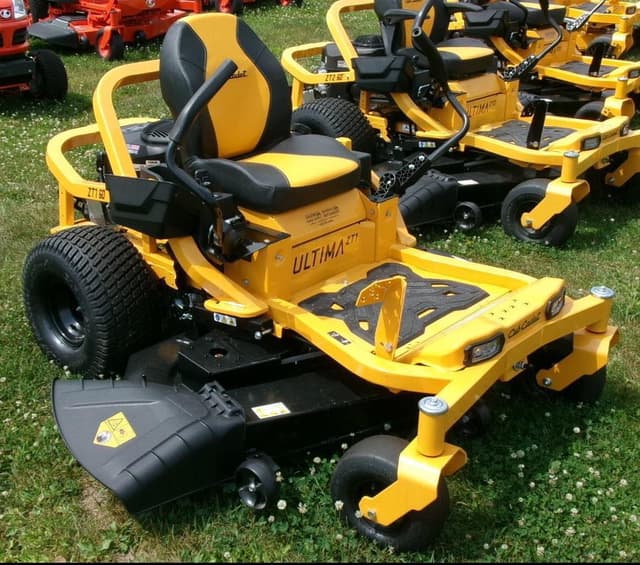 Image of Cub Cadet Ultima ZT1 equipment image 2