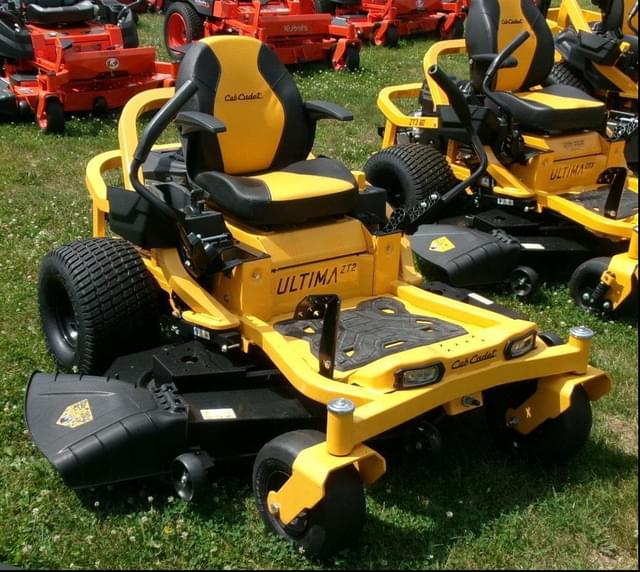 Image of Cub Cadet Ultima ZT2 equipment image 1