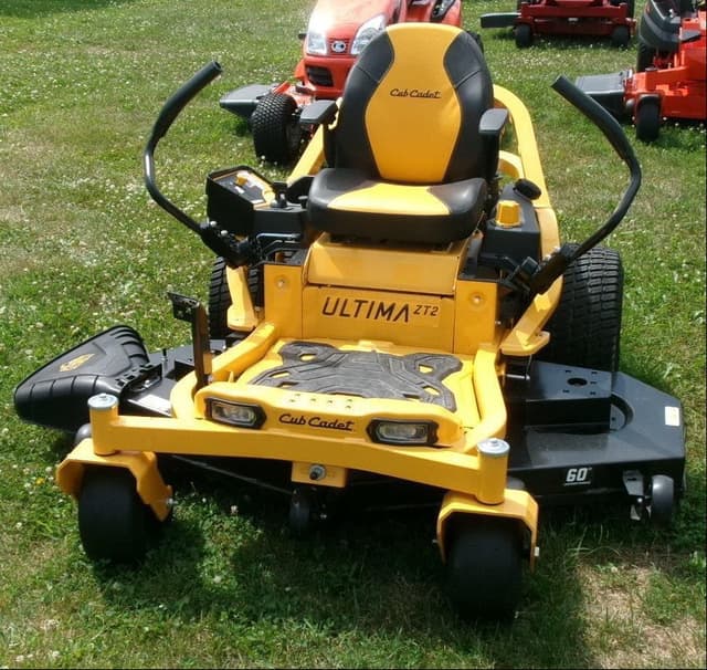 Image of Cub Cadet Ultima ZT2 equipment image 2