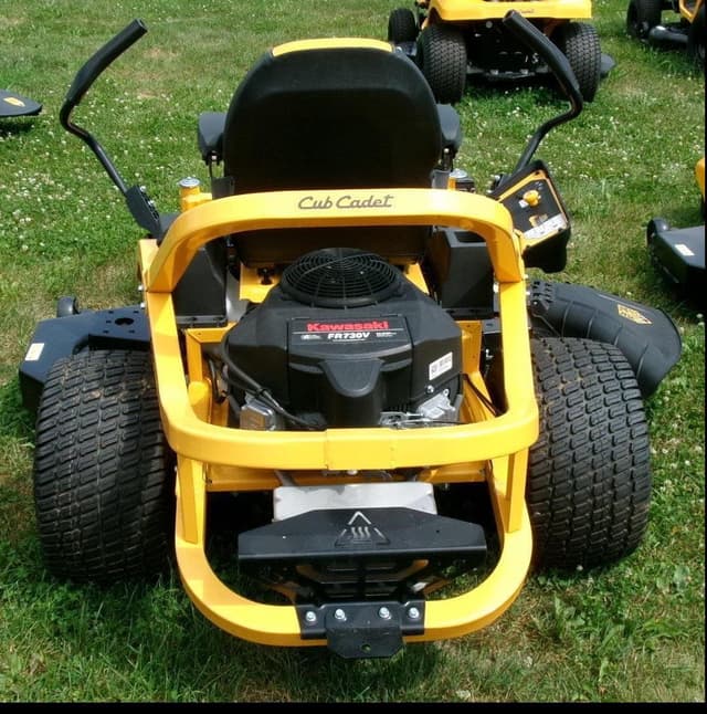 Image of Cub Cadet Ultima ZT2 equipment image 4