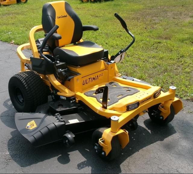 Image of Cub Cadet Ultima ZT3 equipment image 3
