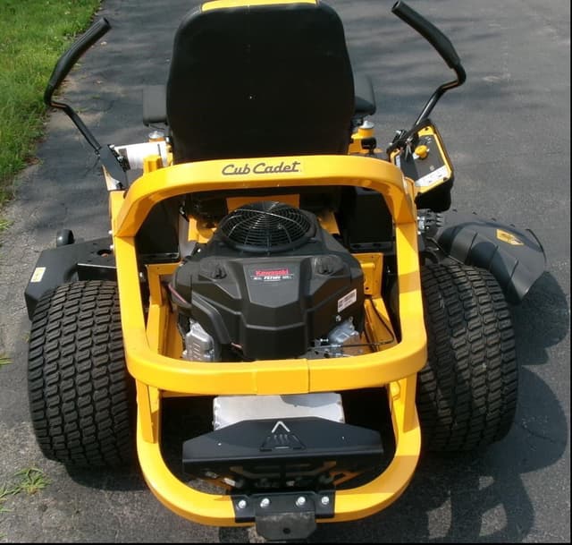 Image of Cub Cadet Ultima ZT3 equipment image 4