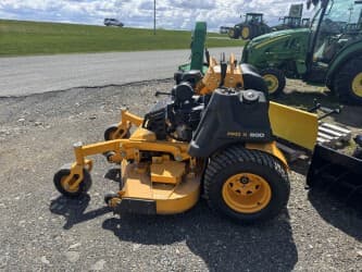 Image of Cub Cadet PRO X600 equipment image 3