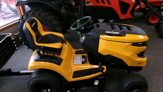 Image of Cub Cadet XT1 LT46 equipment image 1