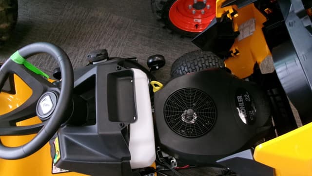 Image of Cub Cadet XT1 LT46 equipment image 3