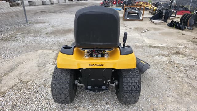 Image of Cub Cadet XT1 LT50 equipment image 3