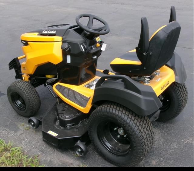 Image of Cub Cadet XT2 equipment image 2