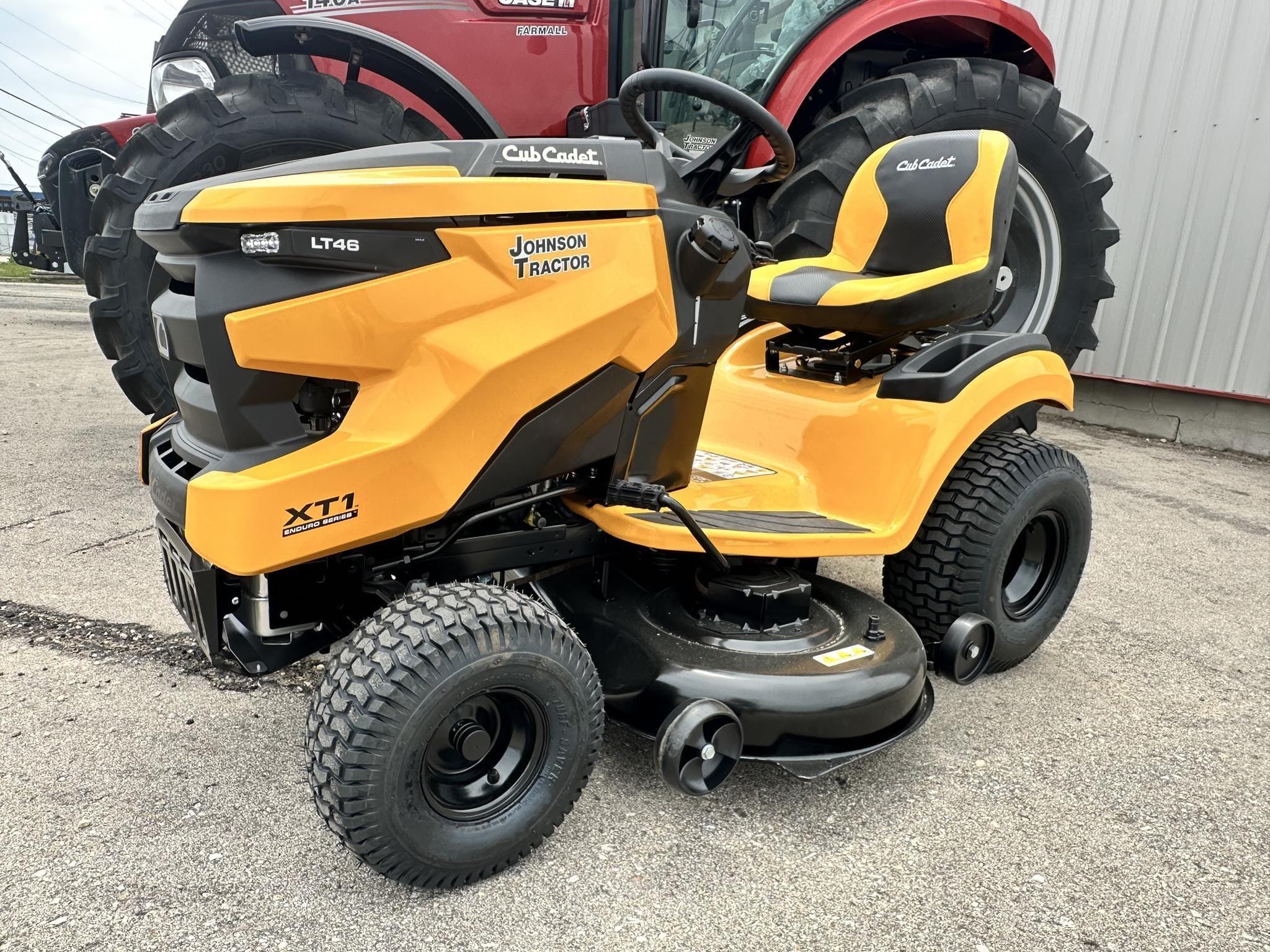 2025 Cub Cadet XT2 LX46 Equipment Image0