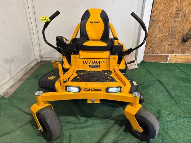 Image of Cub Cadet Ultima ZT1 equipment image 1