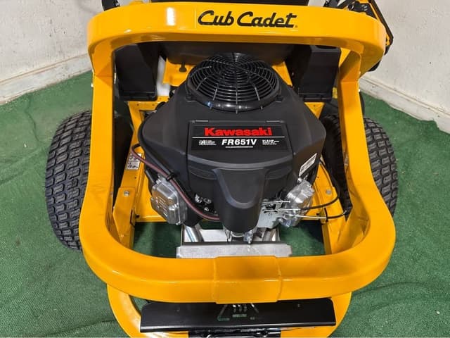 Image of Cub Cadet Ultima ZT1 equipment image 4