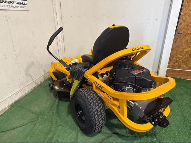 Image of Cub Cadet Ultima ZT1 equipment image 4