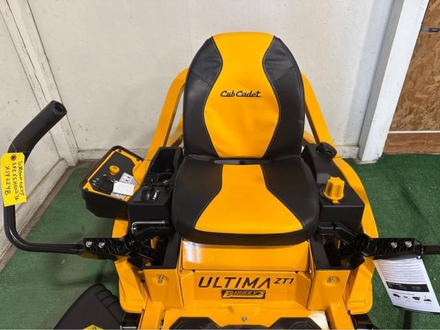 Image of Cub Cadet Ultima ZT1 equipment image 3