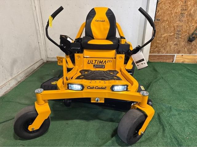 Image of Cub Cadet Ultima ZT1 equipment image 1