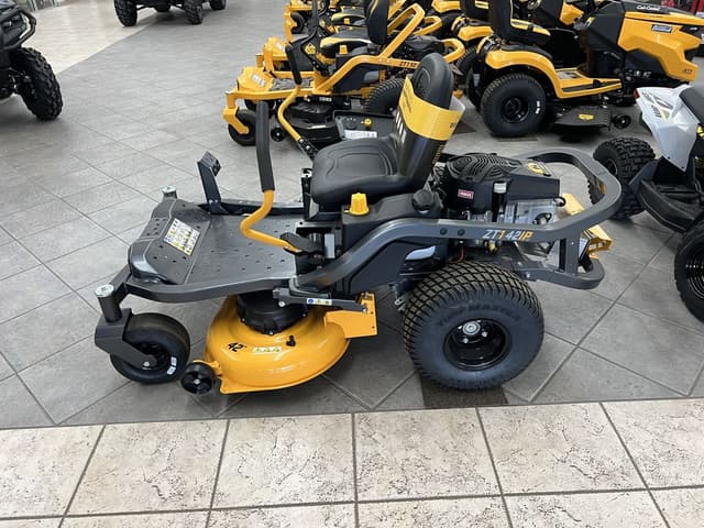Image of Cub Cadet Ultima ZT1 equipment image 2