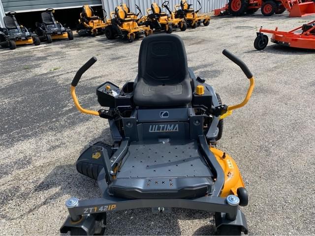 Image of Cub Cadet Ultima ZT1 equipment image 2