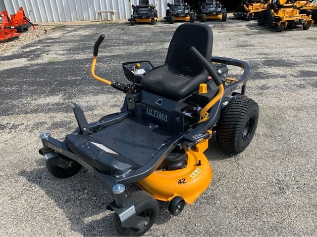 Image of Cub Cadet Ultima ZT1 equipment image 1