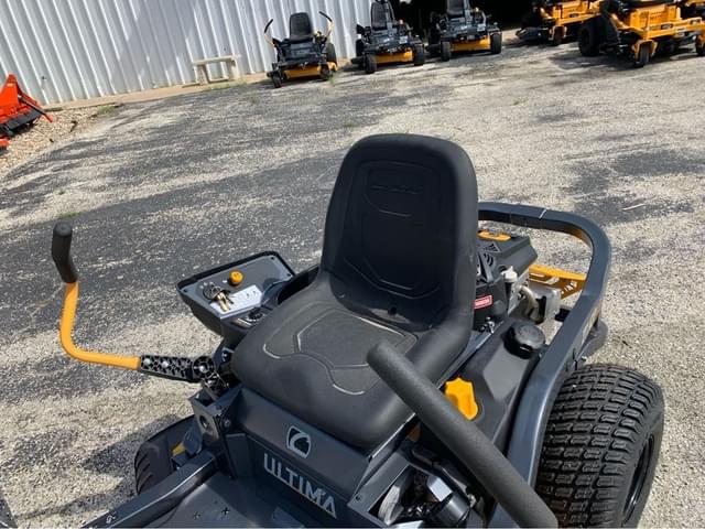 Image of Cub Cadet Ultima ZT1 equipment image 4