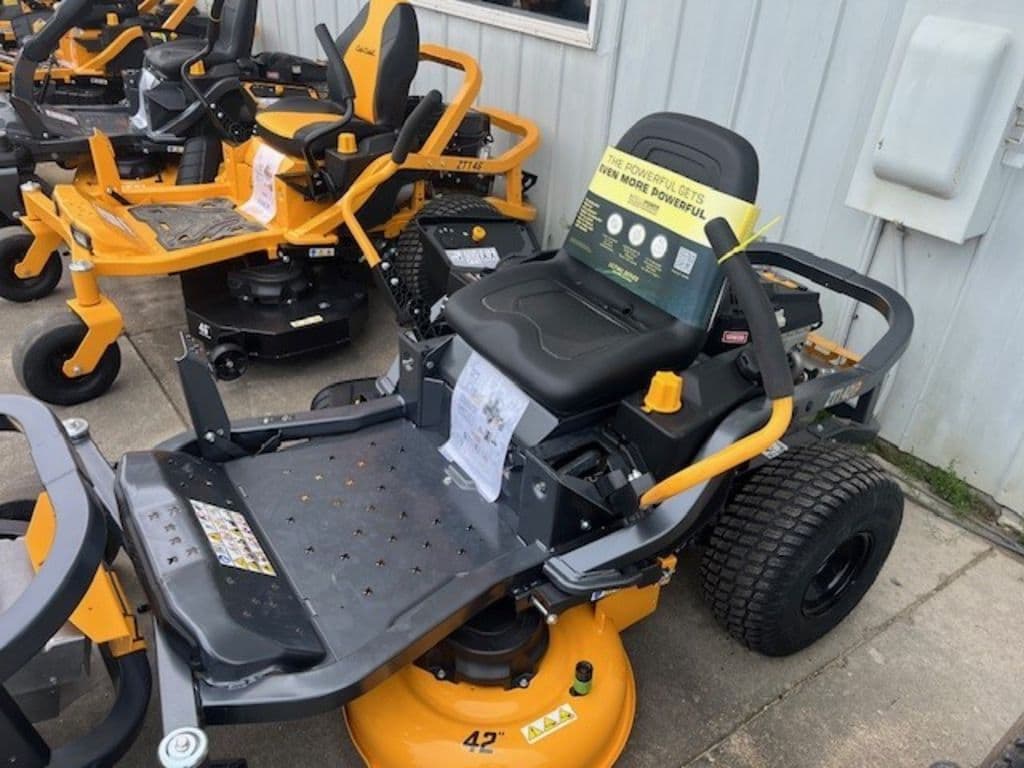 Image of Cub Cadet Ultima ZT1 Image 0