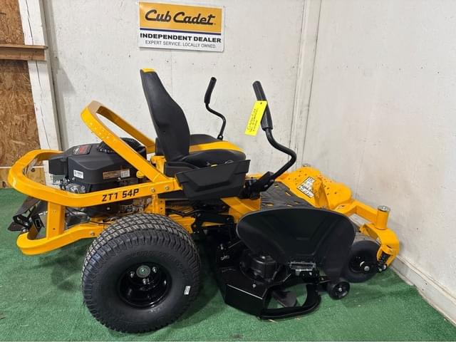 Image of Cub Cadet Ultima ZT1 equipment image 1