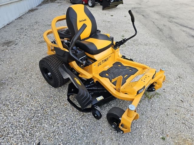 Image of Cub Cadet Ultima ZT1 equipment image 2
