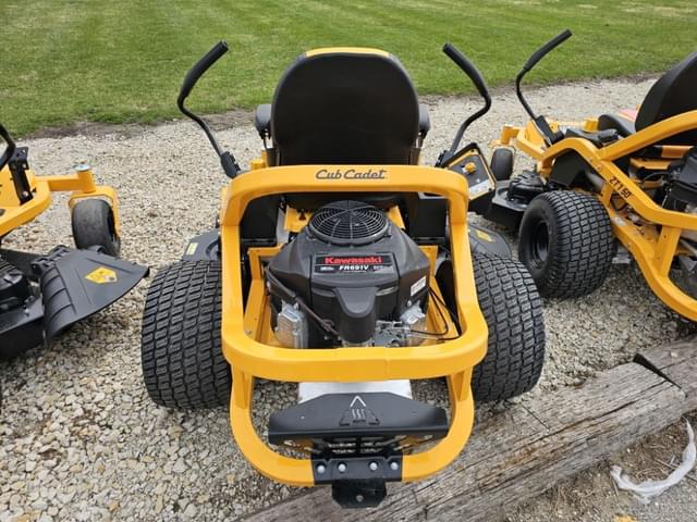 Image of Cub Cadet Ultima ZT2 equipment image 3